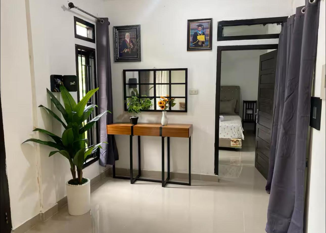 Rumah liburan Stunning Family Friendly House Nearby Lampuuk