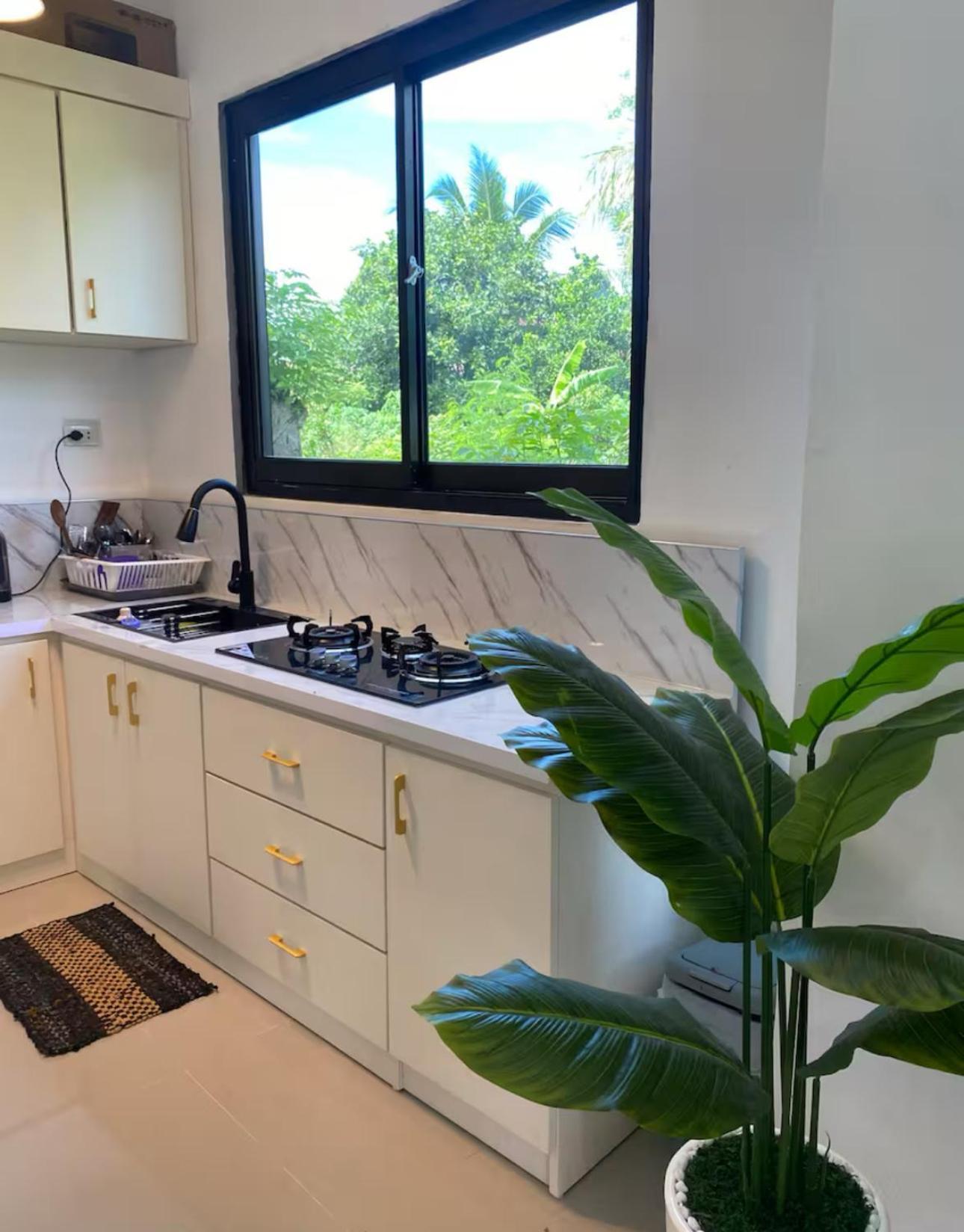 Rumah liburan Stunning Family Friendly House Nearby Lampuuk